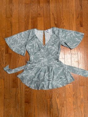 Princess Polly Sage Green Floral Wrap Dress Romper Size: 8 / Medium